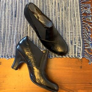 Aerosoles - NWOT, black, stretch booties